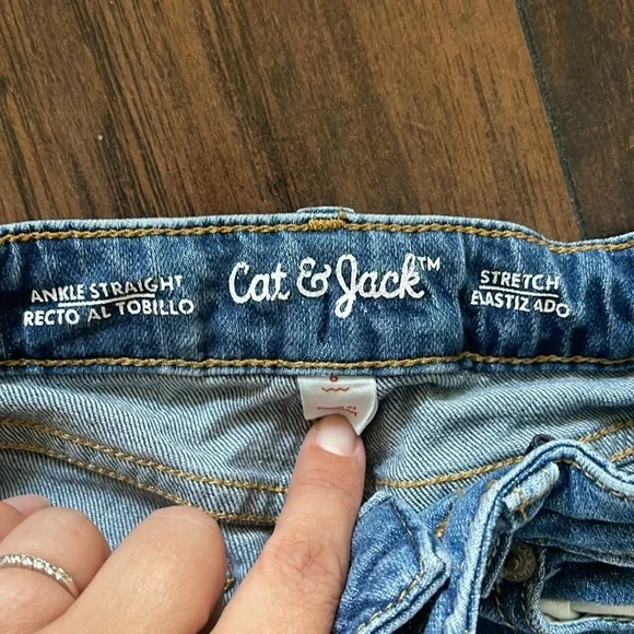 Cat & Jack Classic Blue Jeans SZ 6 - Picture 2 of 4